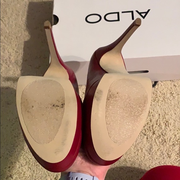 Aldo Red Stilettos size 10 (fits 8.5-9) - Picture 2 of 4